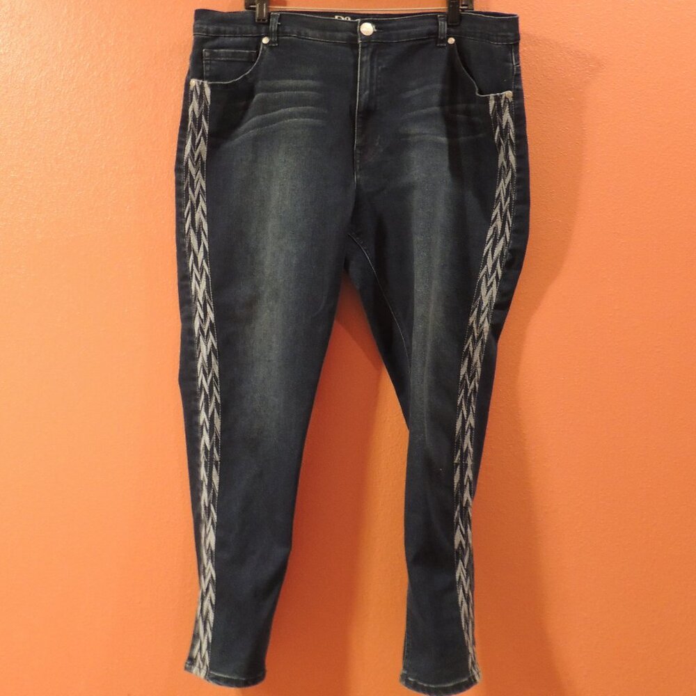 Diane Gilman Jeans Woman Size 20W Embroidered Side Pockets Denim Blue Jeans